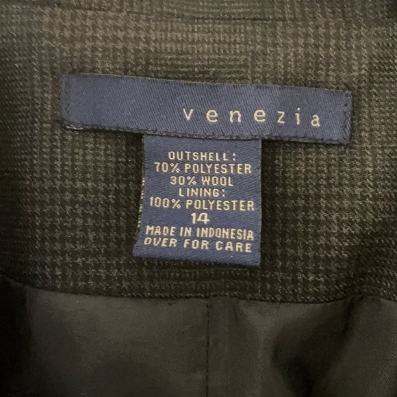 Overcoat - Picture 3 of 3